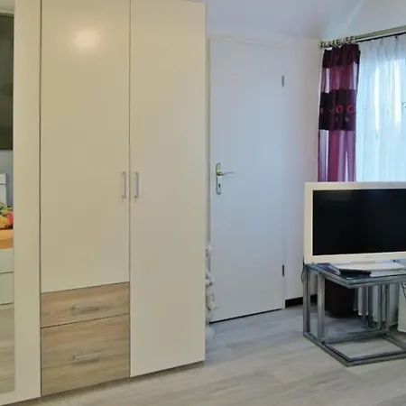 Schöne Im Haus Sonnengarten Mit Wlan Und Parkplatz In Achim Bei Bremen Apartment Uphusen